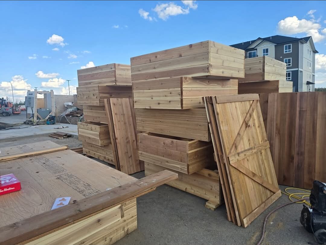 Bravo Builders — Custom cedar planter boxes and fence panels