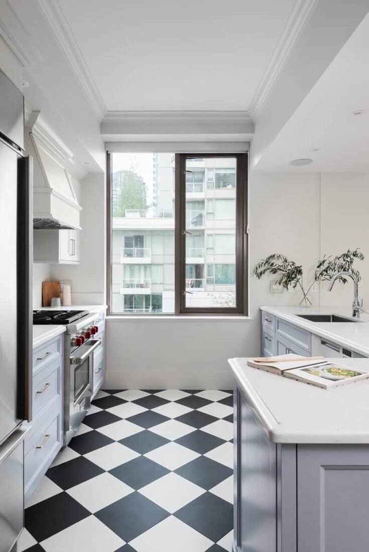 Rechsteiner Signature Homes — Tiled entry & kitchen