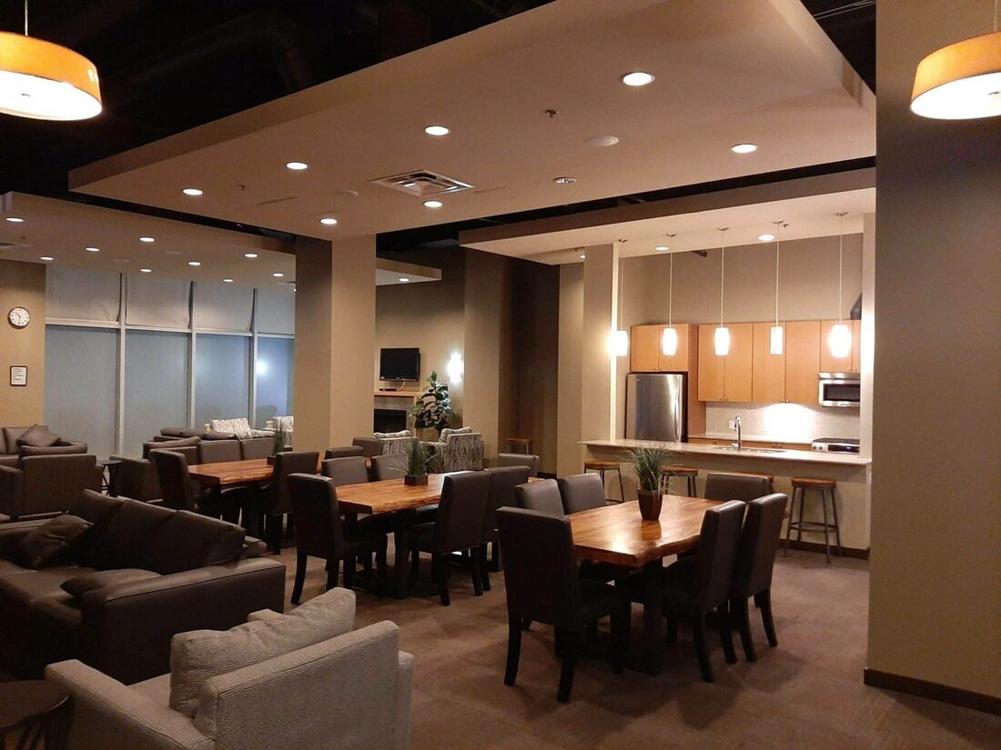 Oriah Contracting — Open living & kitchen