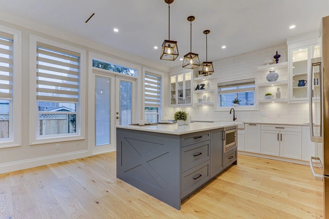 Glenhaven Contracting Ltd — Kitchen with island