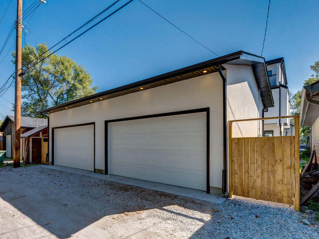 RELIANT CONTRACTORS LTD — Detached garage & exterior