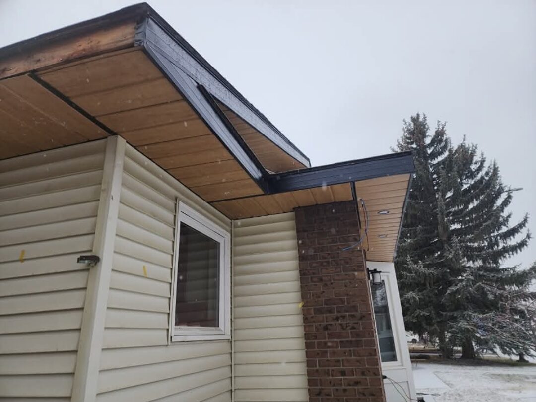 DNR Industries — Soffit, fascia & eavestrough along the roofline