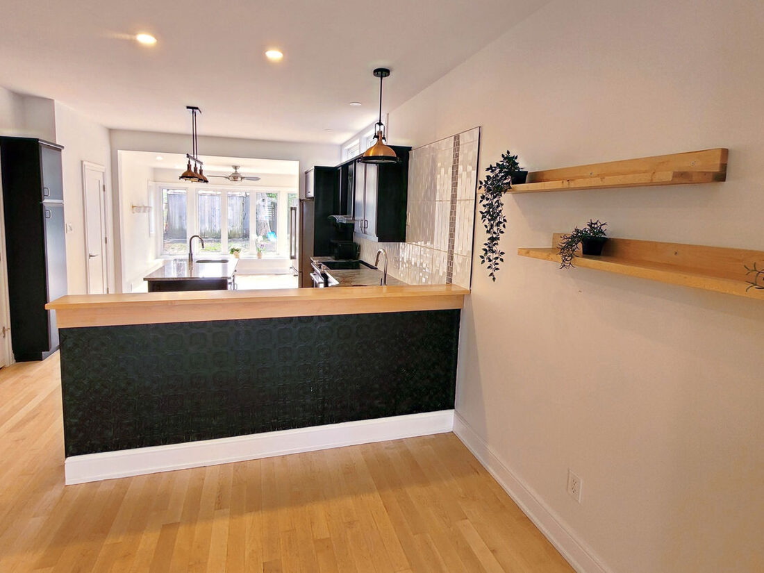Edex Renovations and Construction Inc — Kitchen with breakfast bar